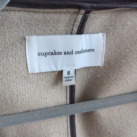 Short Jacket - Picture 7 of 7